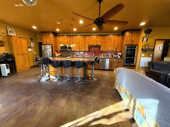 950 W Highway 24