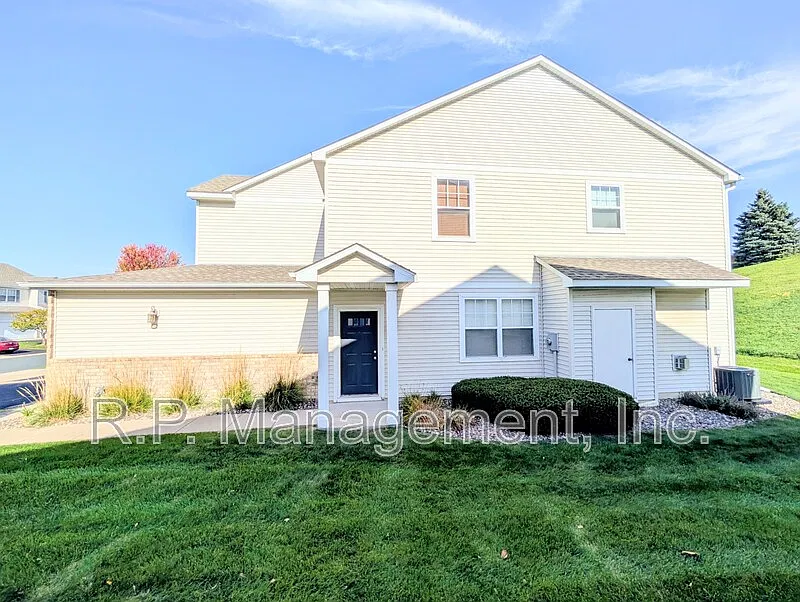 2 bed, 3.0 bath, 1760 sqft, $2,497 — Photo 3
