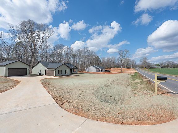 2nd image of 9920 Highway 252