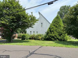 2480 Dale Rd, Huntingdon Valley, PA 19006