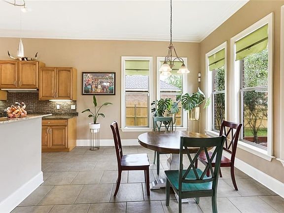 3rd image of 236 Riverwood Dr