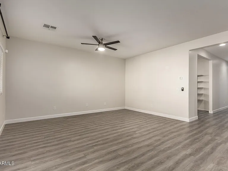 11204 W Mobile Ln — Photo 4