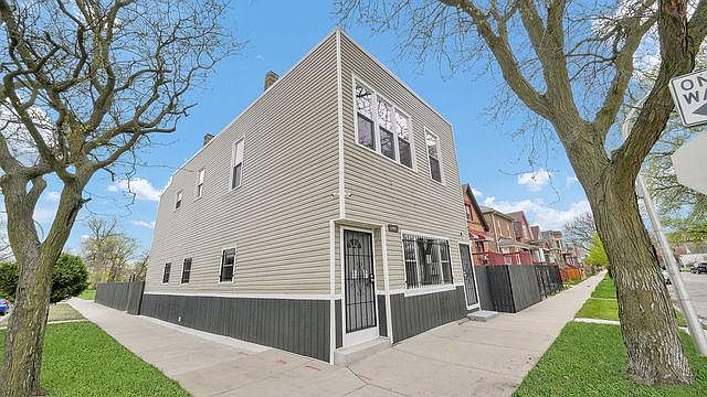1st image of 6041 S Wood St #1