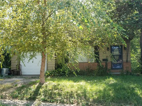 3002 Locust St, Saint Joseph, MO 64501