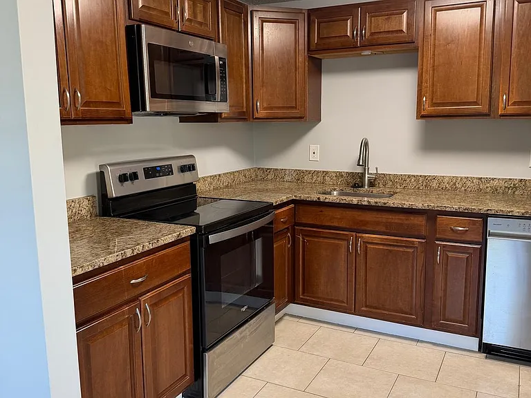 6554 Macbeth Way — Photo 7