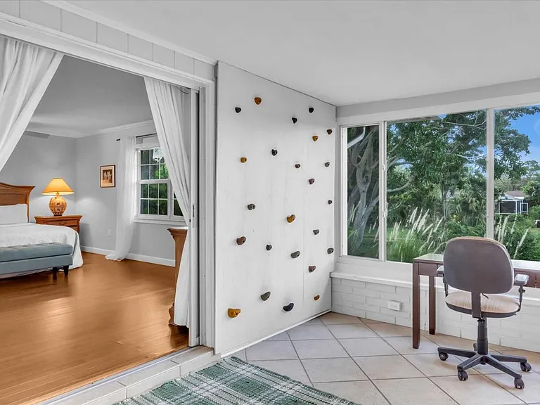 2732 Valencia Dr — Photo 19