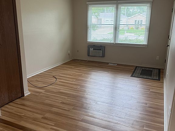 3rd image of 375 Commanche Dr #2