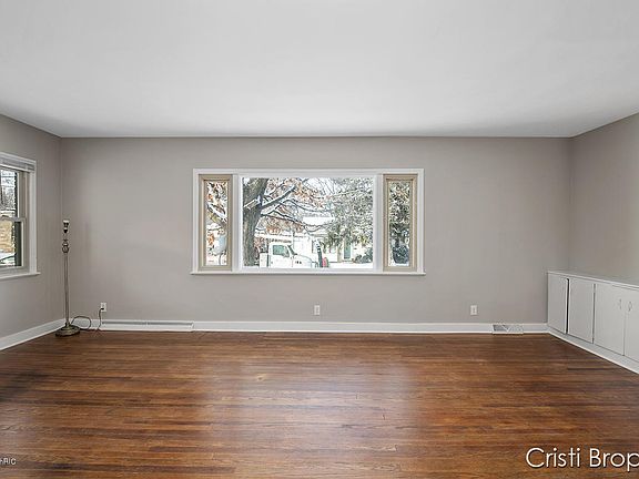 3rd image of 2262 Wyoming Ave SW