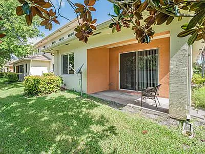 3 bed, 1464 sqft, $2,075 — Photo 2