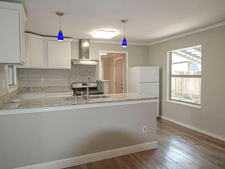 409 Cleveland Ave — Photo 6