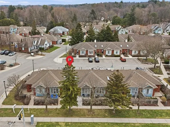 175 Fiddlers Green Rd #3, Hamilton, ON L9G 4X7