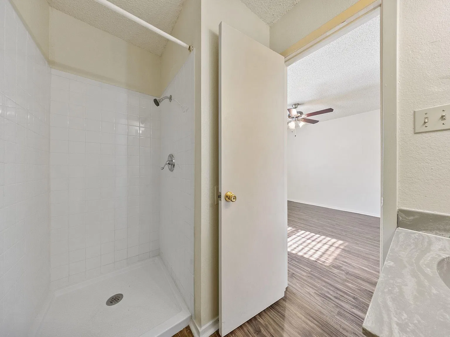2 bed, 2.5 bath, 1047 sqft, $1,450 — Photo 4