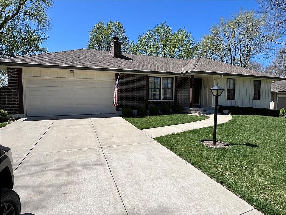 1st image of 106 SE Westwind Dr