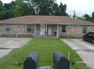 405-407 Fisher St, West Columbia, TX 77486