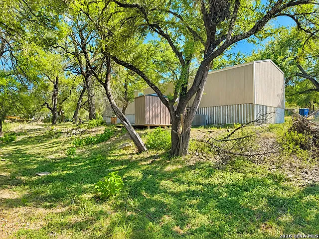 3 bed, 2.0 bath, 924 sqft, $1,300 — Photo 3
