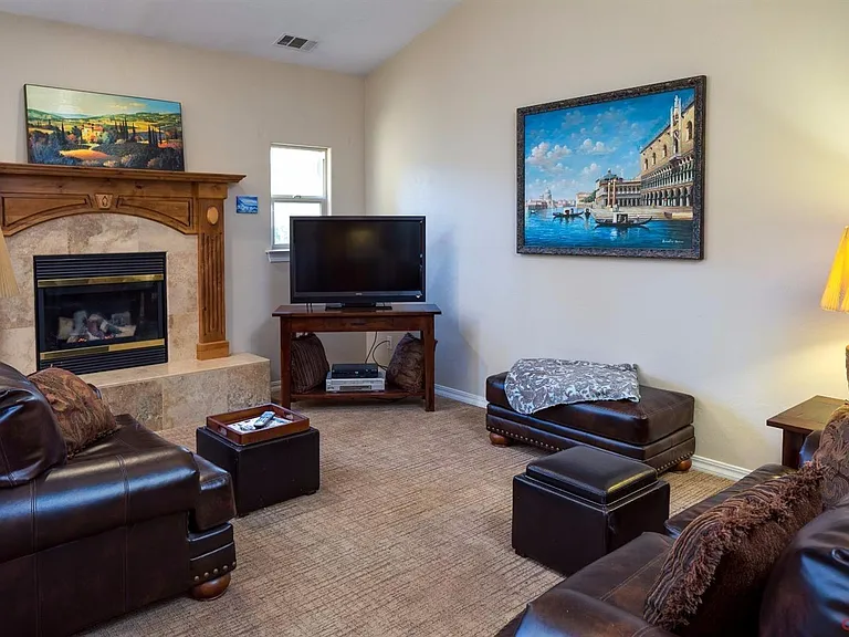 2041 Idyllwild Pl — Photo 2