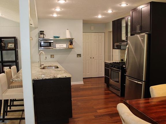 4th image of 3122 Perl Ct