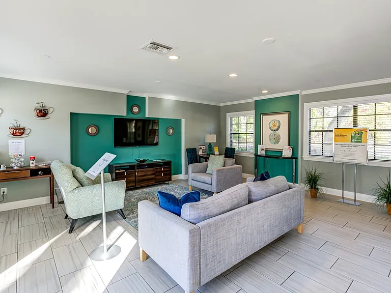 Fernwood Grove Apartments — Photo 12
