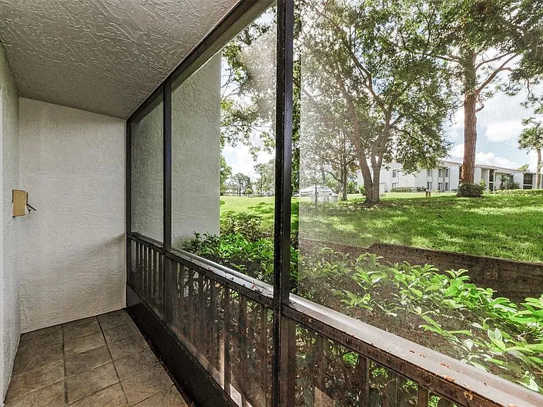 2575 Pine Ridge Way S #E1 — Photo 5