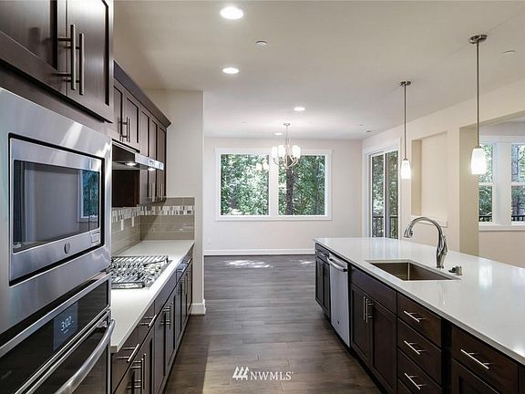 4th image of 22361 SE 43rd Pl