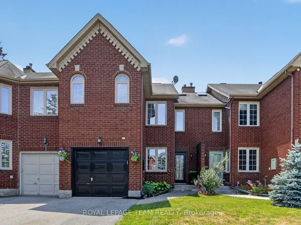 3 Hepburn Ct, Ottawa, ON K2L 3Z3