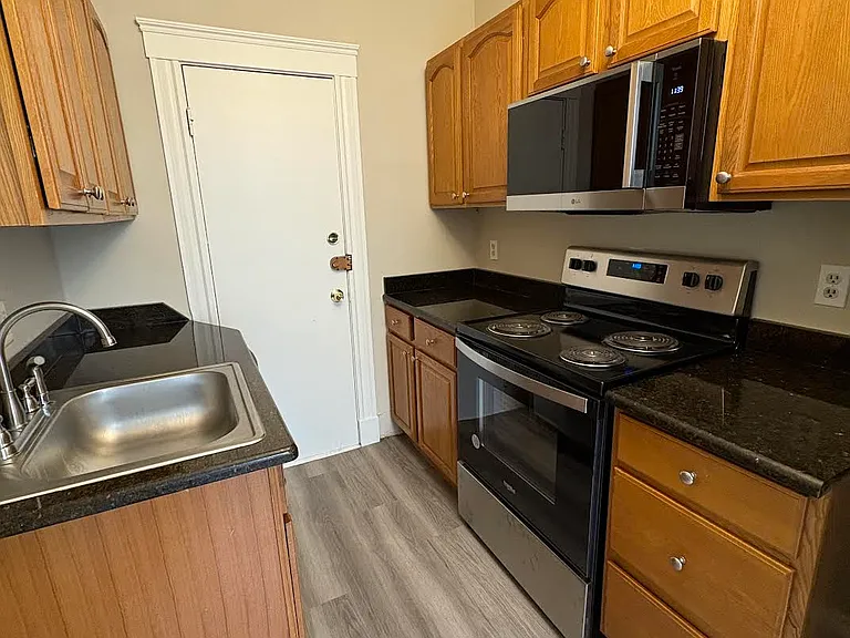 2 Sutherland Rd #41 — Photo 4