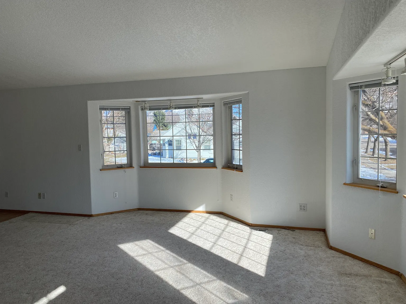 2 bed, 2.5 bath, 1500 sqft, $2,150 — Photo 2