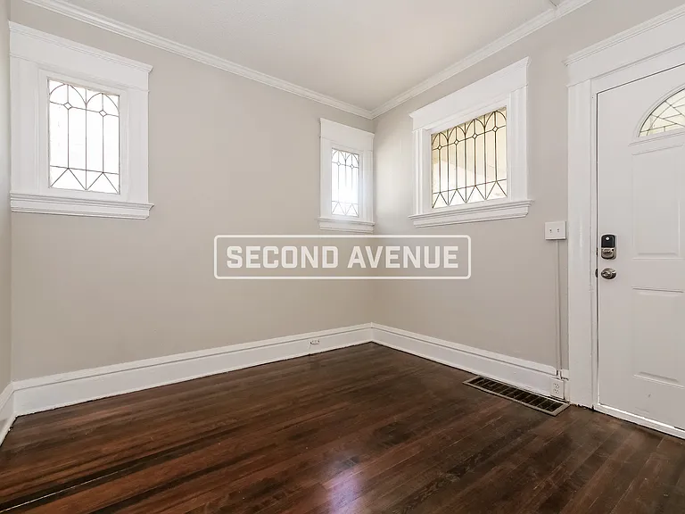 2530 Mersington Ave — Photo 8