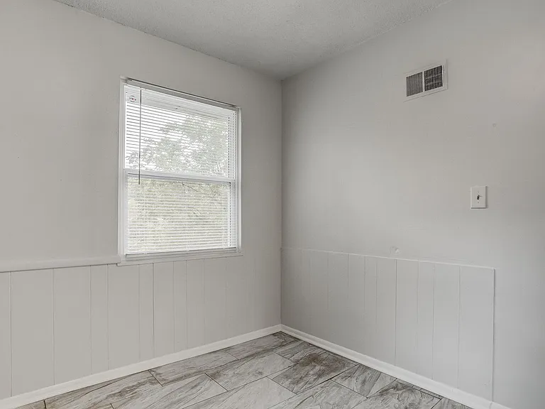 3604 E 61st St — Photo 39