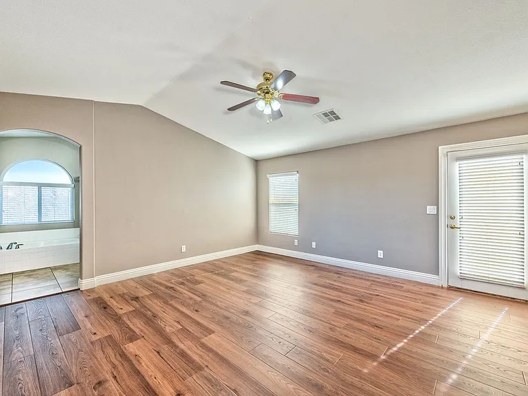 1593 Dark Wolf Ave — Photo 6