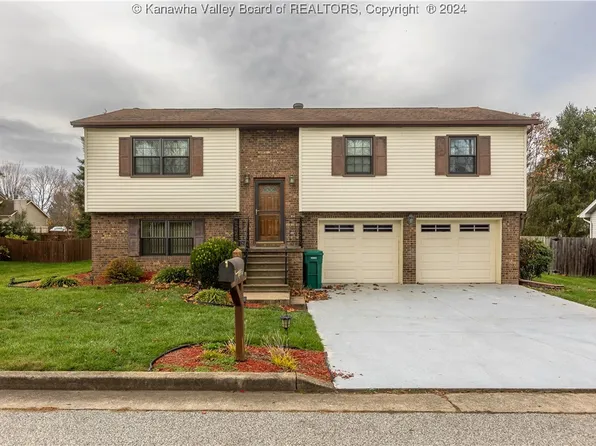 1004 Moss Creek Dr, Hurricane, WV 25526