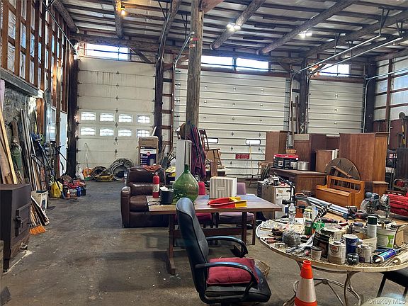 3rd image of 545 Grape Hollow Road