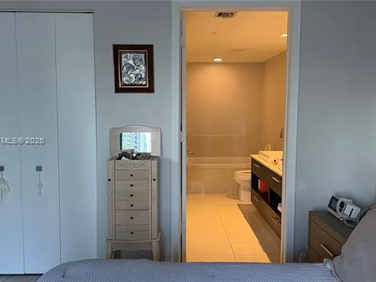 45 SW 9th St #1106 — Photo 38