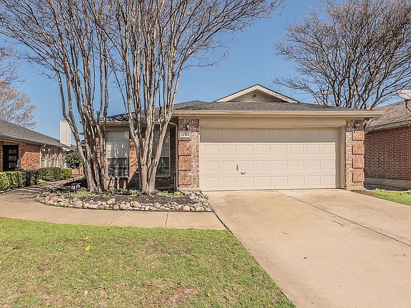 3rd image of 1075 Port Sullivan Dr