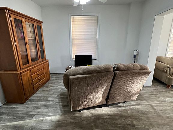 3rd image of 3613 Grand Blvd Unit 2