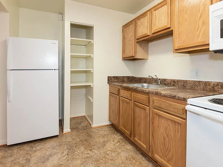 Southwood Apartments — Photo 5
