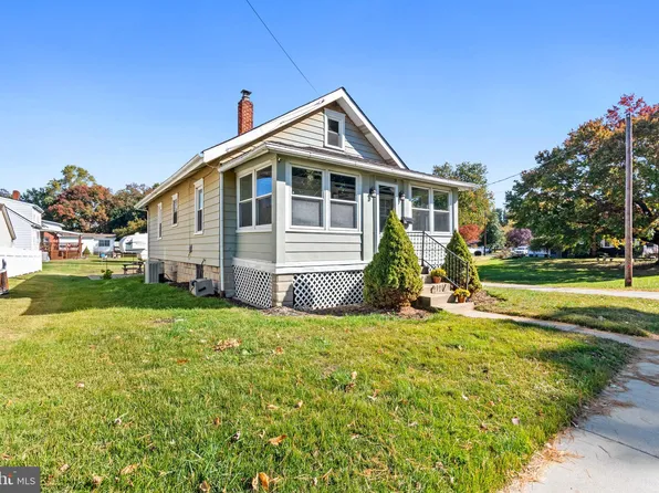 86 E Pittsfield St, Pennsville, NJ 08070
