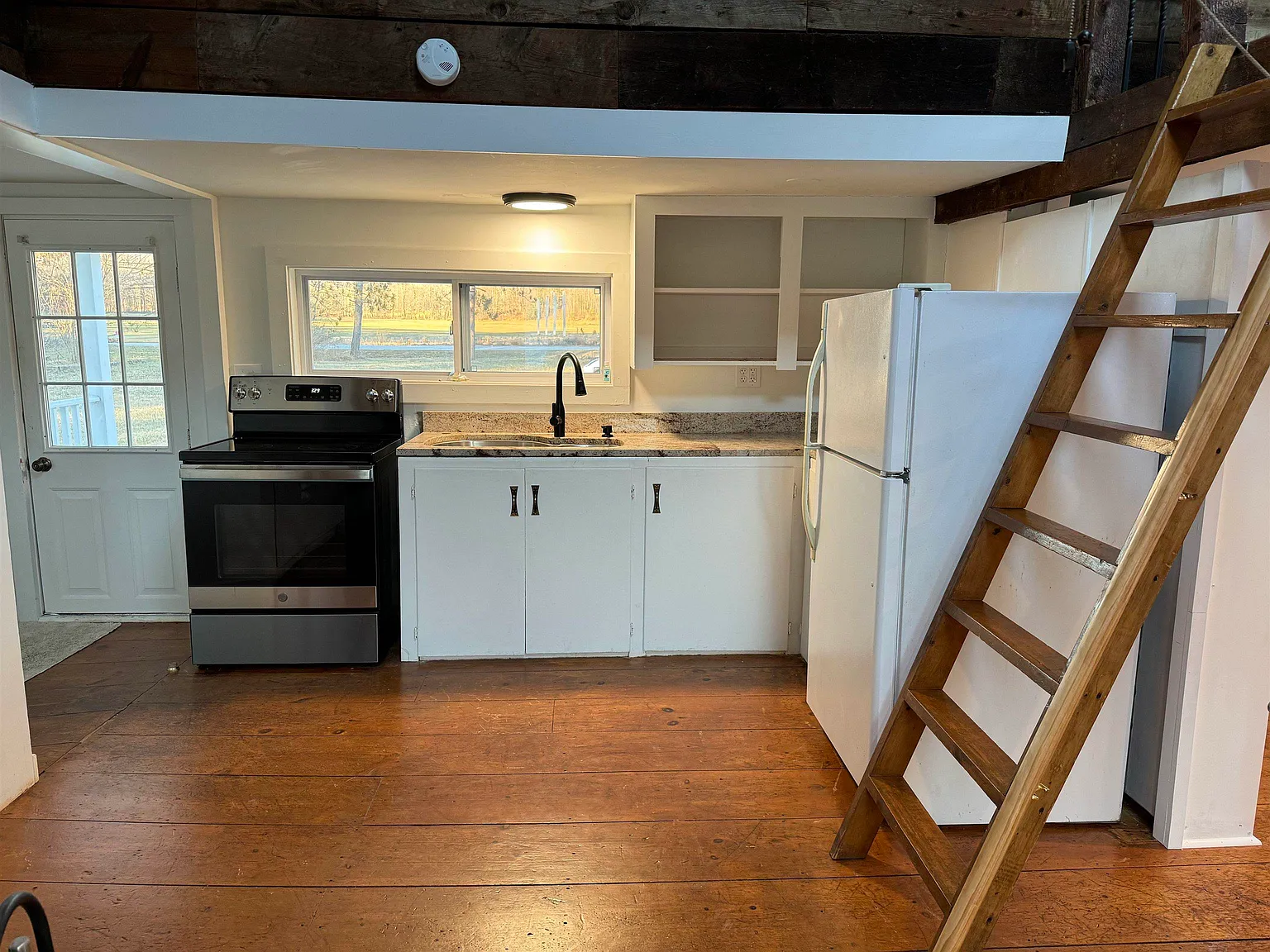 1 bed, 1.0 bath, 880 sqft, $2,200 — Photo 3