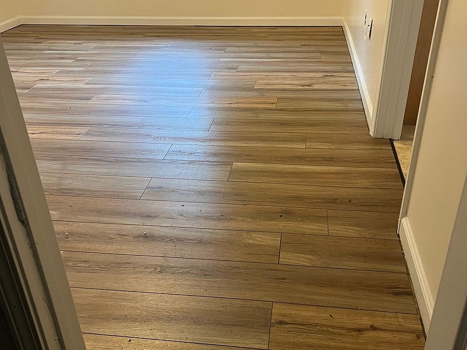 2nd image of 400 Topaz Ave