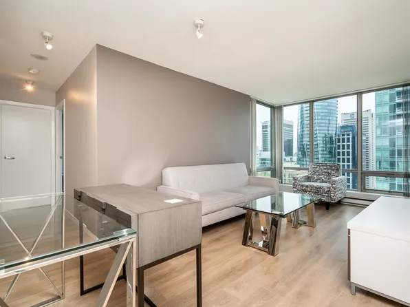 1288 Georgia St W #2604, Vancouver, BC V6E 4R3
