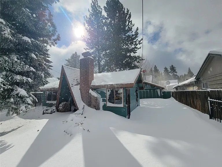 1132 W Aeroplane Blvd — Photo 2