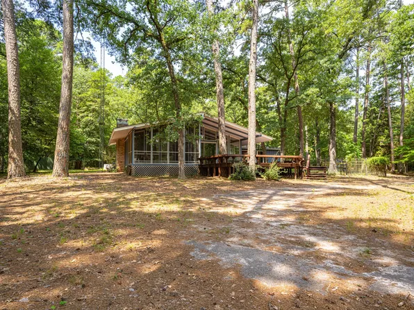 340 Dogwood Trl, Holly Lake Ranch, TX 75765