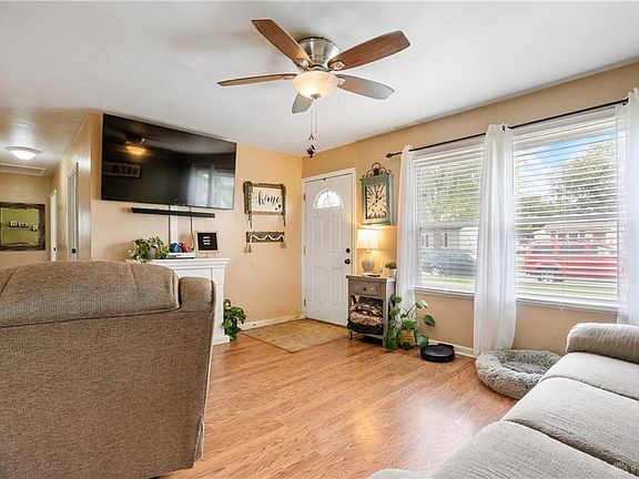 3rd image of 1754 Rockwell Dr