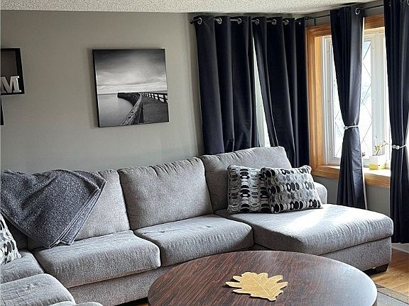 5th image of 41 Rochelle Park