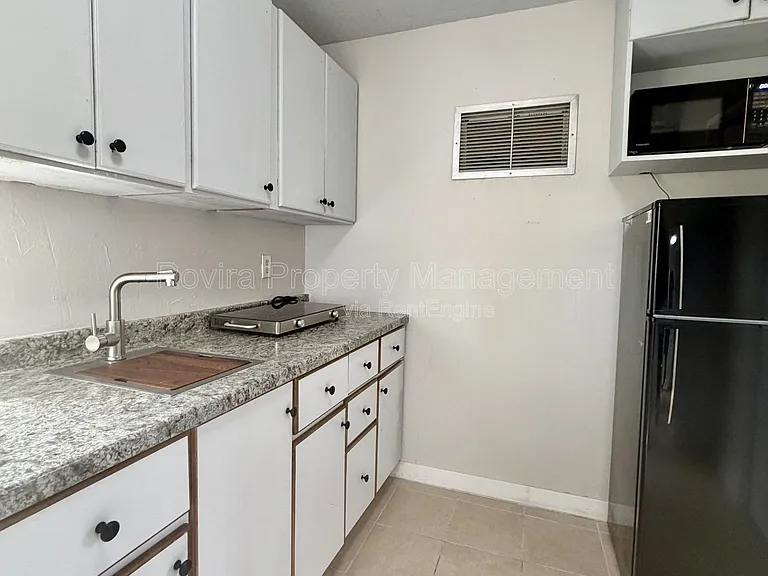 19451 NW 5th Ct — Photo 7