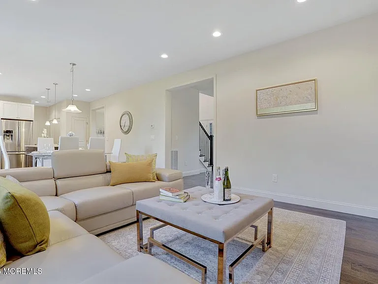 909 Bloomfield Ave — Photo 21