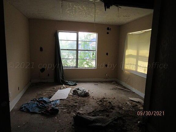 5th image of 720 W Somerville St