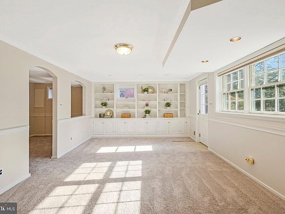 5th image of 5916 Jewell Ct