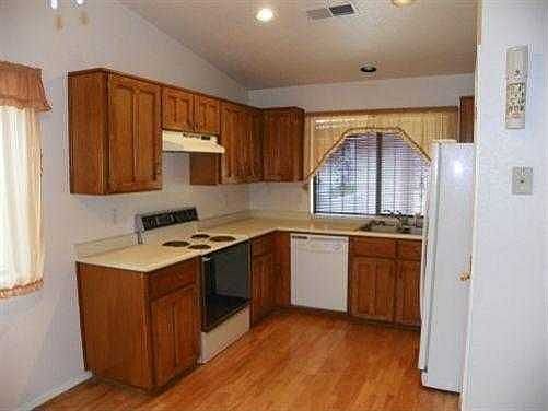 4th image of 10736 Clyburn Park Dr NE