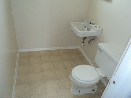 4th image of 4661 S Radcliffe St